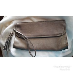 Gold clutch/wristlet with tassel